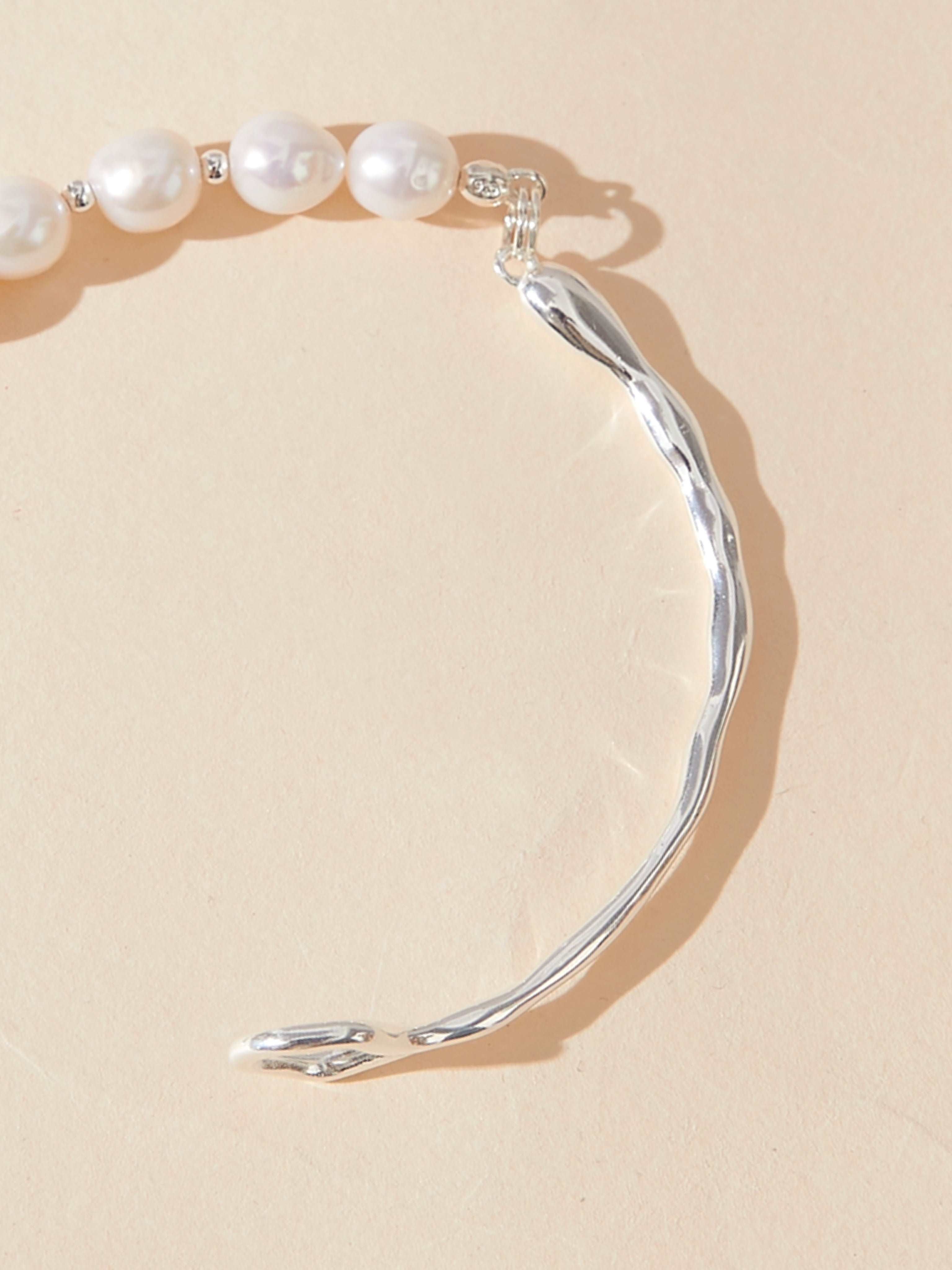 detail of Structure Pearl Bracelet